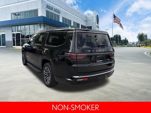 Used 2024 Jeep Wagoneer L Series II w/ Flexible Seating Group AWD/4WD image 6