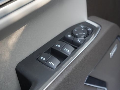 New 2026 GMC Sierra 1500 SLT image 18