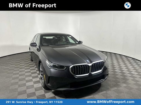 New 2026 BMW 530i xDrive image 1