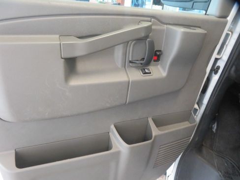 Used 2018 Chevrolet Express 3500 LT w/ LT Preferred Equipment Group RWD image 14