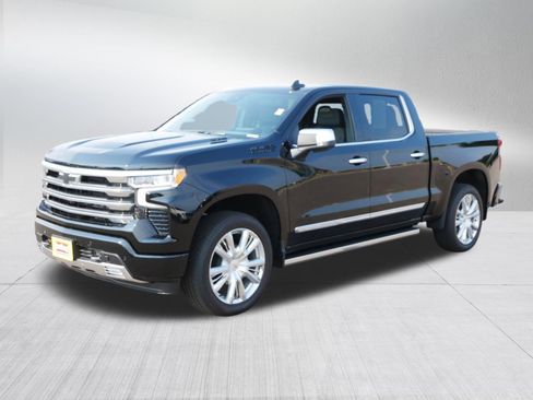 Used 2026 Chevrolet Silverado 1500 High Country AWD/4WD image 3