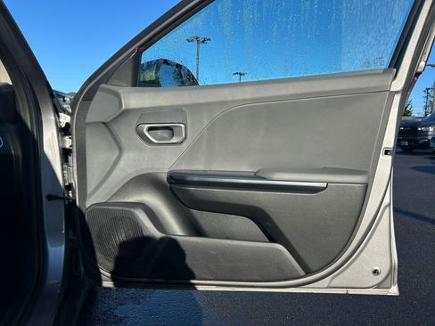 Used 2025 Kia K4 LXS image 25