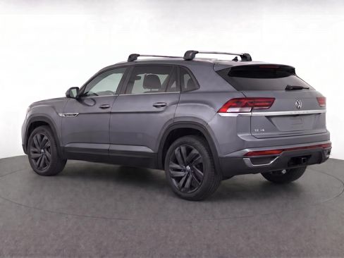 Used 2023 Volkswagen Atlas Cross Sport SE FWD image 3