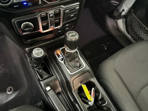 Used 2023 Jeep Wrangler Unlimited image 20