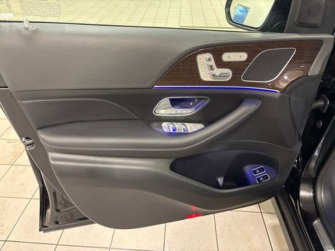 Used 2025 Mercedes-Benz GLE 450e 4MATIC image 10