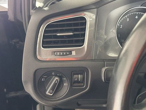 Used 2017 Volkswagen Golf Alltrack SE image 10