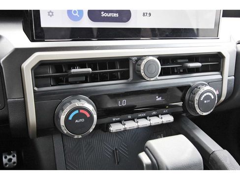 Used 2025 Toyota Tacoma TRD Sport AWD/4WD image 24