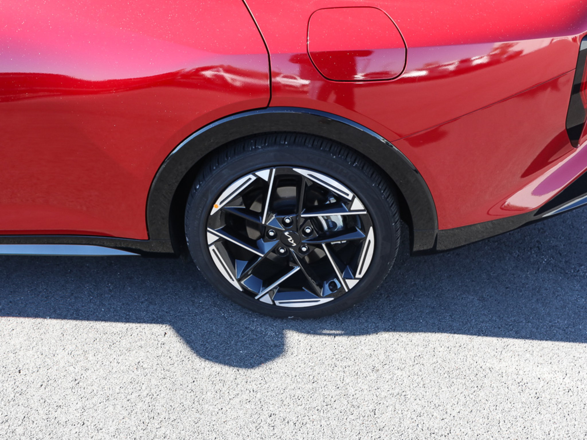 Certified 2025 Kia K4 GT-Line w/ GT-Line Premium Package FWD image 4