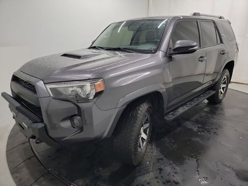 Used 2018 Toyota 4Runner TRD Off-Road Premium image 3