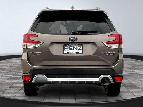 Used 2022 Subaru Forester Touring AWD/4WD image 5
