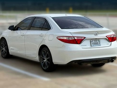 Used 2015 Toyota Camry XSE w/ Moonroof Package image 6