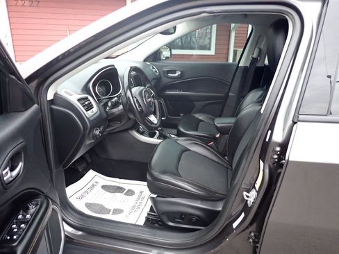 Used 2019 Jeep Compass Latitude w/ Popular Equipment Group AWD/4WD image 7