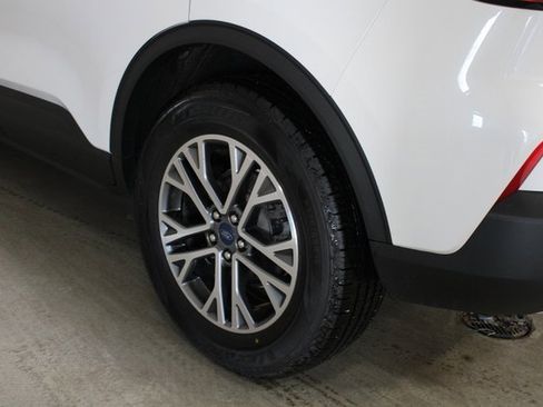 Used 2022 Ford Escape SEL image 28