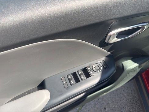 New 2025 Kia K4 LXS image 21