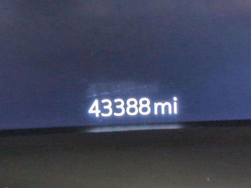 Certified 2023 Buick Envision Avenir AWD/4WD image 3