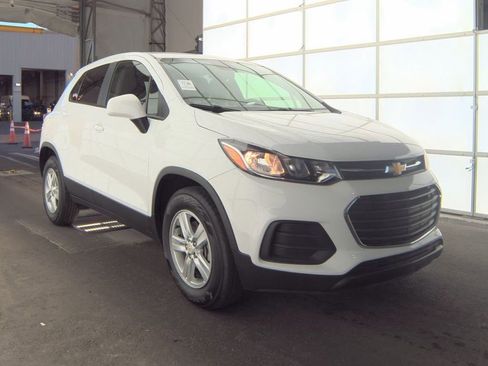 Used 2021 Chevrolet Trax LS w/ Tint and Cruise Package AWD/4WD image 1