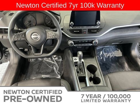 Used 2025 Nissan Altima 2.5 S FWD image 10