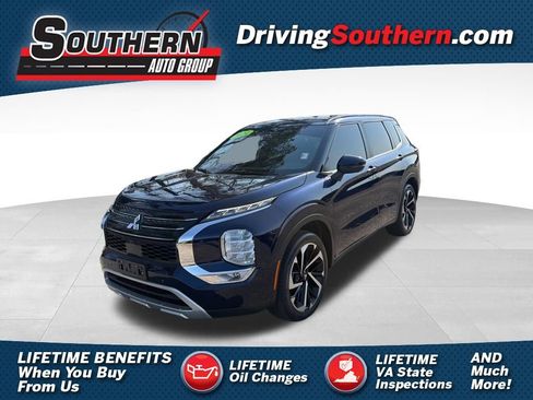 Used 2024 Mitsubishi Outlander SE image 1