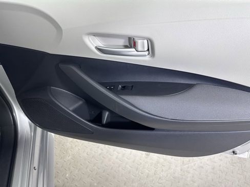 Used 2020 Toyota Corolla LE image 9