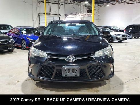 Used 2017 Toyota Camry SE FWD image 2