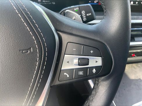 Used 2024 BMW X5 xDrive50e w/ Parking Assistance Package AWD/4WD image 19