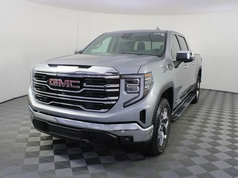 New 2026 GMC Sierra 1500 SLT image 24