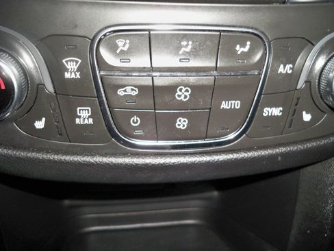 Used 2021 Chevrolet Equinox LT image 6