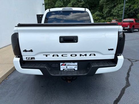 Used 2023 Toyota Tacoma SR5 w/ Technology Package AWD/4WD image 5