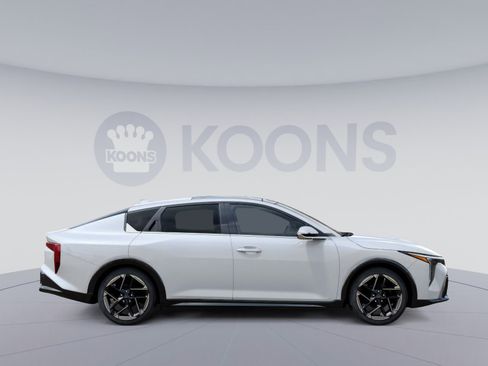 New 2025 Kia K4 GT-Line image 10