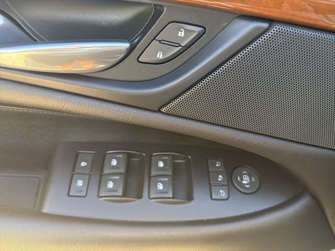 Used 2019 Cadillac Escalade Premium Luxury AWD/4WD image 13