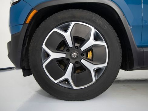 Used 2022 Rivian R1T Adventure image 9