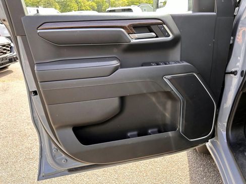 Used 2024 Chevrolet Silverado 1500 LT AWD/4WD image 8