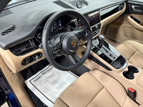 Certified 2026 Porsche Macan AWD/4WD image 4