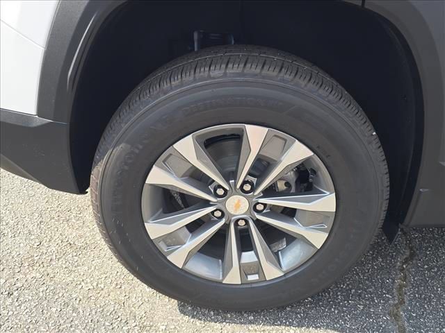 New 2027 Chevrolet Equinox LT FWD image 32