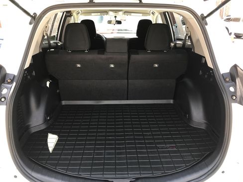 Used 2016 Toyota RAV4 LE AWD/4WD image 24