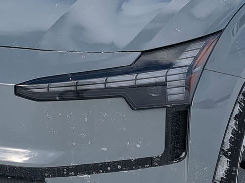 New 2026 Volvo EX30 Plus w/ Protection Package Premier image 10