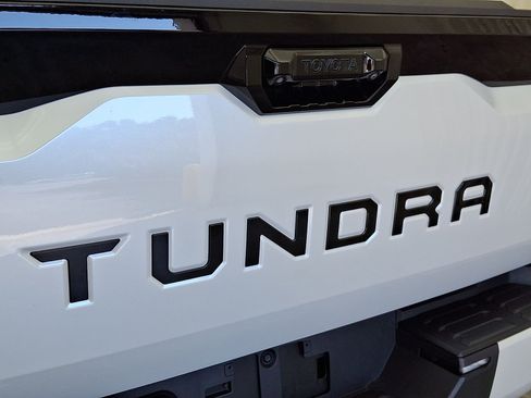 Certified 2022 Toyota Tundra Platinum w/ Advanced Package AWD/4WD image 28