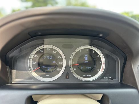 Used 2010 Volvo XC60 T6 image 16