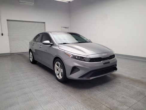 Used 2022 Kia Forte LXS FWD image 13