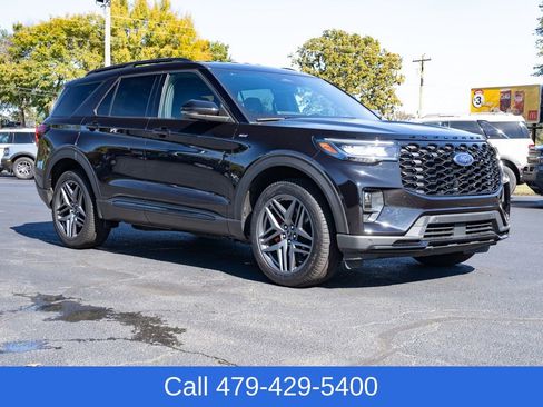 Used 2025 Ford Explorer ST-Line w/ ST-Line Street Pack image 8