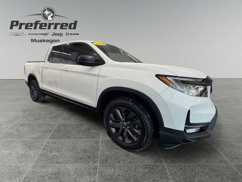 Used 2023 Honda Ridgeline Sport image 7