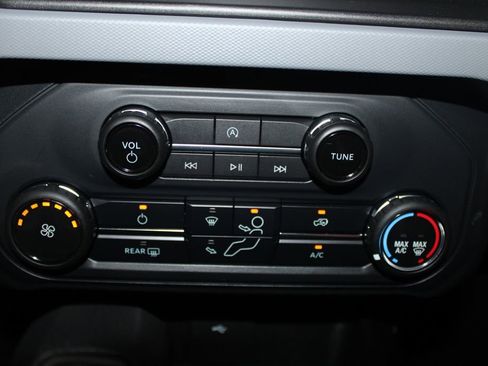 Used 2023 Ford Bronco 4-Door AWD/4WD image 37