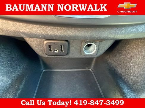 Used 2022 Chevrolet Traverse LS FWD image 37