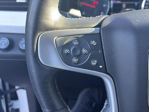 Used 2018 GMC Yukon SLT image 16