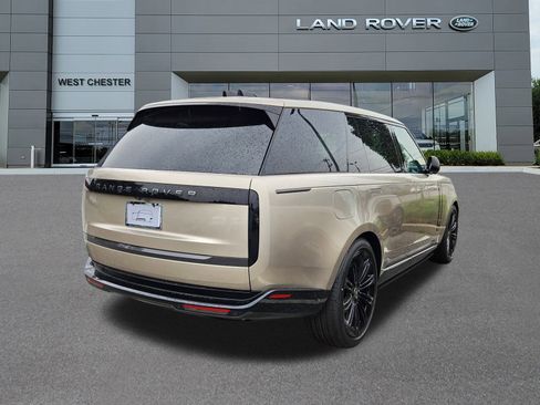 New 2025 Land Rover Range Rover Long Wheelbase Autobiography image 4