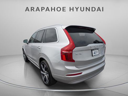 Used 2022 Volvo XC90 T5 Momentum image 3
