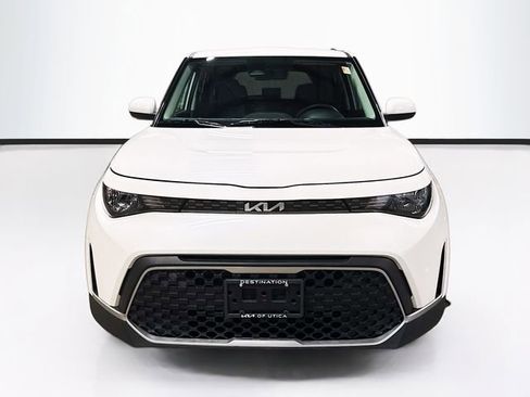 Used 2023 Kia Soul LX w/ LX Technology Package image 2