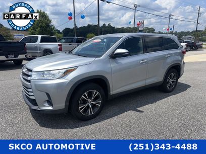 Used 2019 Toyota Highlander LE w/ Carpet Mat Package (TMS)