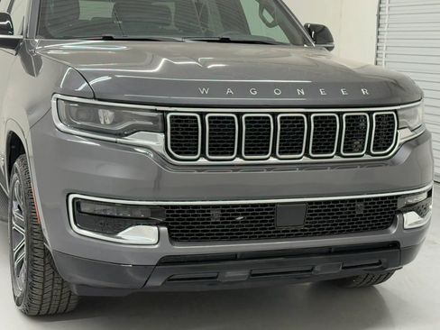 Used 2024 Jeep Wagoneer Series II w/ Flexible Seating Group image 8