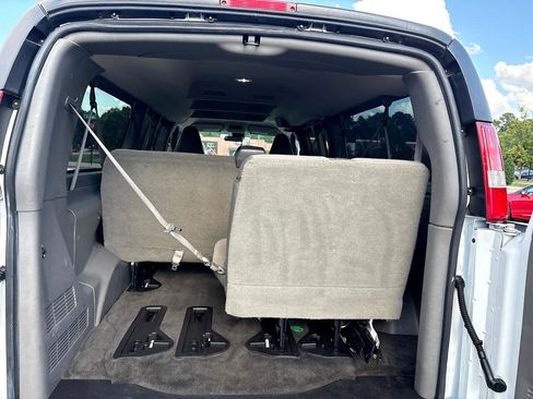 Used 2019 Chevrolet Express 3500 LT w/ LT Preferred Equipment Group image 20